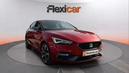 Usado Seat Leon FR 150 CV (110 kW) 2020 Granate Berlina