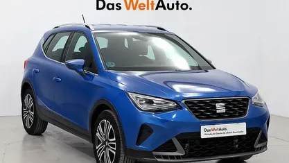 Käytetty Seat Arona FR 115 HP (84 kW) 2024 Sininen Katumaasturi