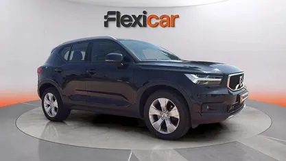 Usado Volvo XC40 Momentum 163 CV (119 kW) 2021 Negro SUV
