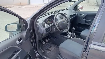 Usado Ford Fiesta Ambiente 70 CV (51 kW) 2007 Utilitario