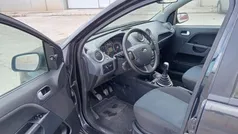 Negro Usado 2007 Ford Fiesta Ambiente Utilitario | 4300 € (Un poco caro)