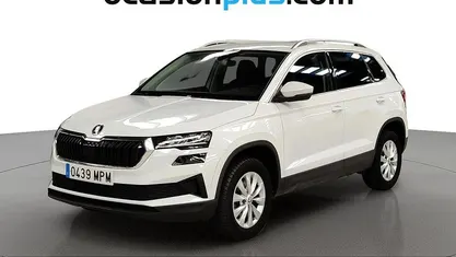 Usado Skoda Karoq Selection 116 CV (85 kW) 2024 Blanco SUV