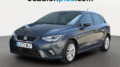 Usado Seat Ibiza FR 110 CV (80 kW) 2023 Gris Utilitario