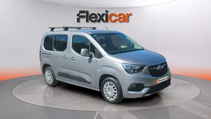 Usado Opel Combo Expression 110 CV (80 kW) 2019 Gris Monovolumen