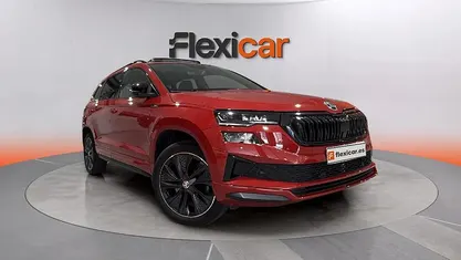 Usado Skoda Karoq SportLine 150 CV (110 kW) 2023 Rojo SUV