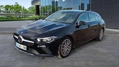 Usado Mercedes CLA200 Shooting Brake 163 CV (119 kW) 2021 Negro Familiar