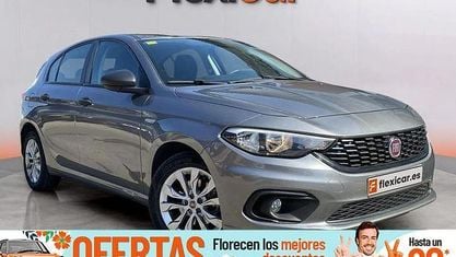 Begagnad Fiat Tipo Business 121 HK (88 kW) 2018 Grå Sedan
