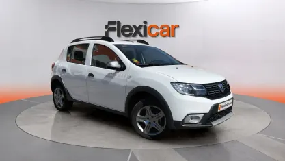Usado Dacia Sandero Essentiel 90 CV (66 kW) 2018 Blanco Berlina