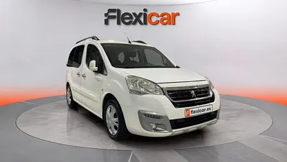 Usado Peugeot Partner Tepee Style 120 CV (88 kW) 2018 Blanco Monovolumen