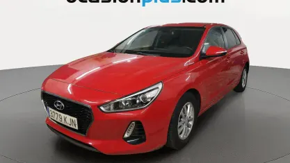 Käytetty Hyundai i30 110 HP (80 kW) 2018 Punainen Viistoperä