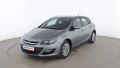 Gris Usado 2015 Opel Astra Selective Utilitario | 9099 € (Precio justo)