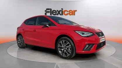 Usado Seat Ibiza FR 116 CV (85 kW) 2024 Rojo Utilitario