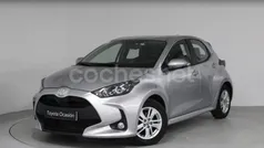 Gris / plata Usado 2024 Toyota Yaris Edition Berlina | 18.990 € (Precio justo)