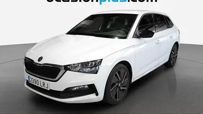 Usado Skoda Scala Sport 150 CV (110 kW) 2021 Blanco Utilitario