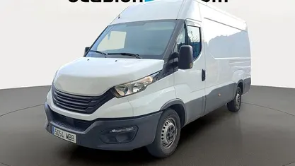 Usado Iveco Daily 156 CV (114 kW) 2022 Blanco Familiar