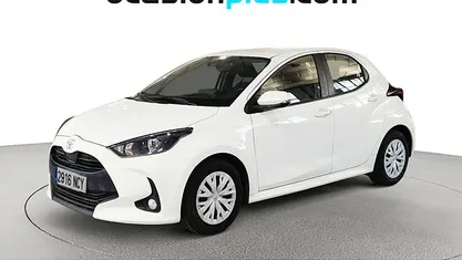 Usado Toyota Yaris Active 69 CV (50 kW) 2023 Blanco Utilitario