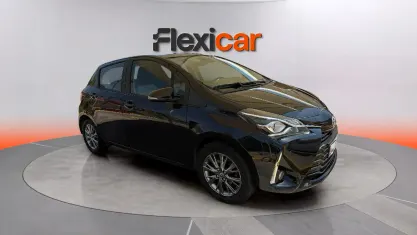 Usado Toyota Yaris Active 111 CV (81 kW) 2018 Negro Berlina