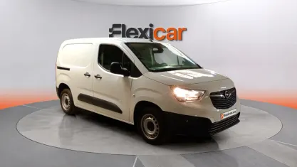 Usado Opel Combo Edition+ 102 CV (75 kW) 2021 Blanco Monovolumen
