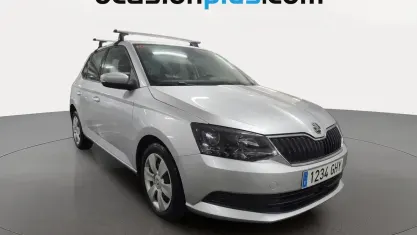 Usado Skoda Fabia Ambition 90 CV (66 kW) 2016 Gris plata Utilitario