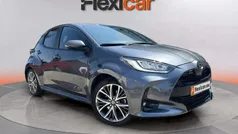 Usado 2024 Toyota Yaris Hybrid Style Berlina | 20.490 € (Buen precio)