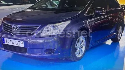 Usado Toyota Avensis Advance 126 CV (92 kW) 2010 Gris / plata Berlina