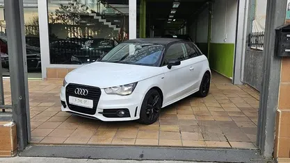 Usado Audi A1 Attraction 86 CV (63 kW) 2014 Blanco Utilitario