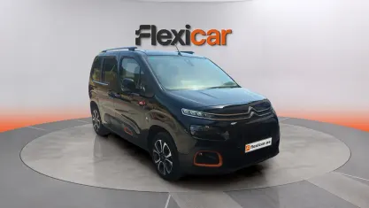 Usado Citroën Berlingo Shine 131 CV (96 kW) 2020 Negro Monovolumen