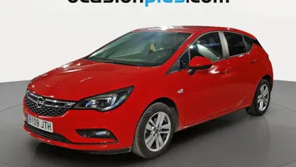 Usado Opel Astra Selective 125 CV (91 kW) 2016 Rojo Utilitario