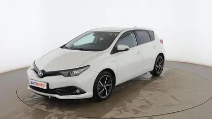 Blanco Usado 2018 Toyota Auris Hybrid Style Berlina | 15.499 € (Precio justo)