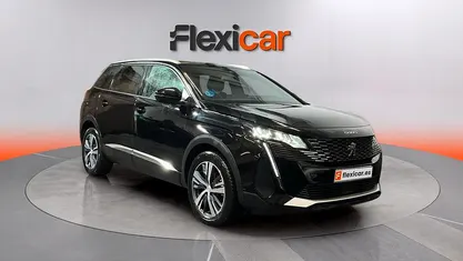 Usado Peugeot 5008 Allure 136 CV (100 kW) 2024 Negro SUV