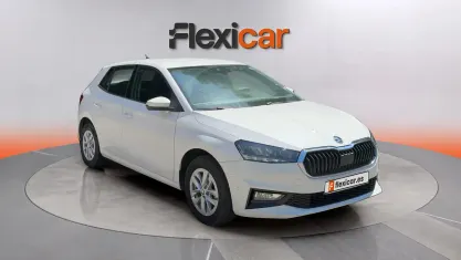 Usado Skoda Fabia Active 80 CV (58 kW) 2023 Blanco Utilitario