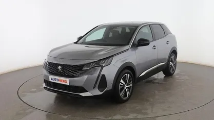 Usado Peugeot 3008 Allure 130 CV (95 kW) 2022 Gris SUV