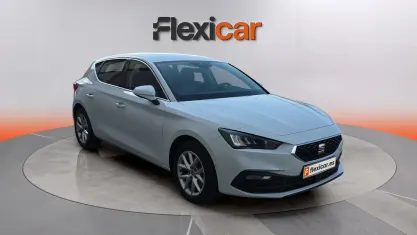 Usado Seat Leon Style 116 CV (85 kW) 2025 Blanco Familiar