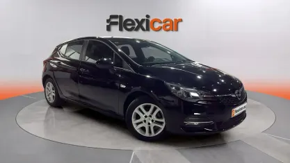 Usado Opel Astra Business 122 CV (89 kW) 2021 Negro Familiar