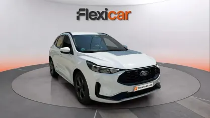 Usado Ford Kuga ST-Line 150 CV (110 kW) 2025 Blanco SUV