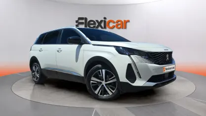 Używany Peugeot 5008 Allure 131 KM (96 kW) 2024 Biały SUV