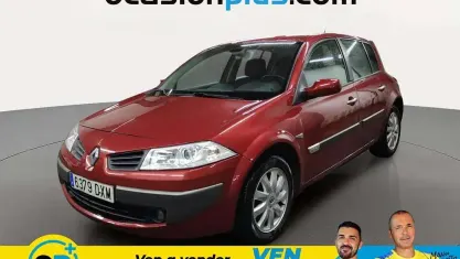 Usado Renault Mégane II Dynamique 111 CV (81 kW) 2006 Rojo Utilitario