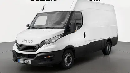 Usado Iveco Daily 156 CV (114 kW) 2023 Blanco Familiar