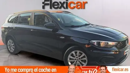 Usado Fiat Tipo Easy 120 CV (88 kW) 2018 Negro Familiar