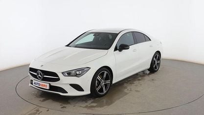 Usado Mercedes CLA180 Progressive 136 CV (100 kW) 2023 Blanco Berlina