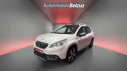 Usado Peugeot 2008 Allure 100 CV (73 kW) 2015 Blanco SUV