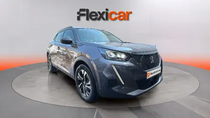 Usado Peugeot 2008 Active 110 CV (80 kW) 2020 Gris SUV