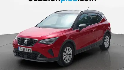 Usado Seat Arona FR 110 CV (80 kW) 2022 Rojo SUV