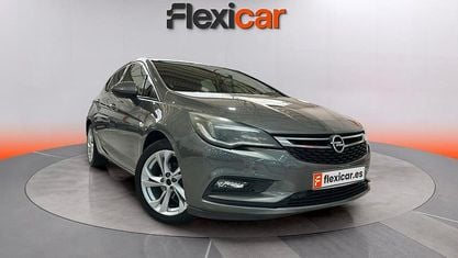 Usado Opel Astra Dynamic 125 HP (91 kW) 2017 Cinzento Citadino