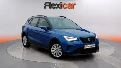Usado Seat Arona Style 110 CV (80 kW) 2023 Azul SUV