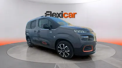 Usado Citroën Berlingo Shine 102 HP (75 kW) 2022 Cinzento Monovolume