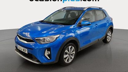 Käytetty Kia Stonic 84 HP (61 kW) 2023 Sininen Katumaasturi