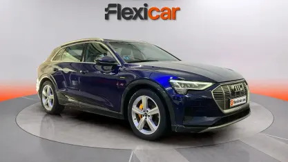 Usado Audi e-tron Premium 230 kW (313 CV) 2022 Azul SUV