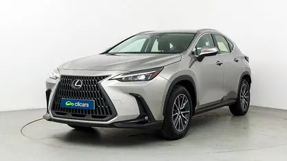 Usado Lexus NX350h Business Edition 242 CV (177 kW) 2022 Gris / plata SUV