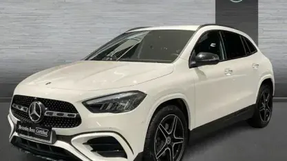 Usado Mercedes GLA200 AMG line 150 CV (110 kW) 2024 Blanco SUV